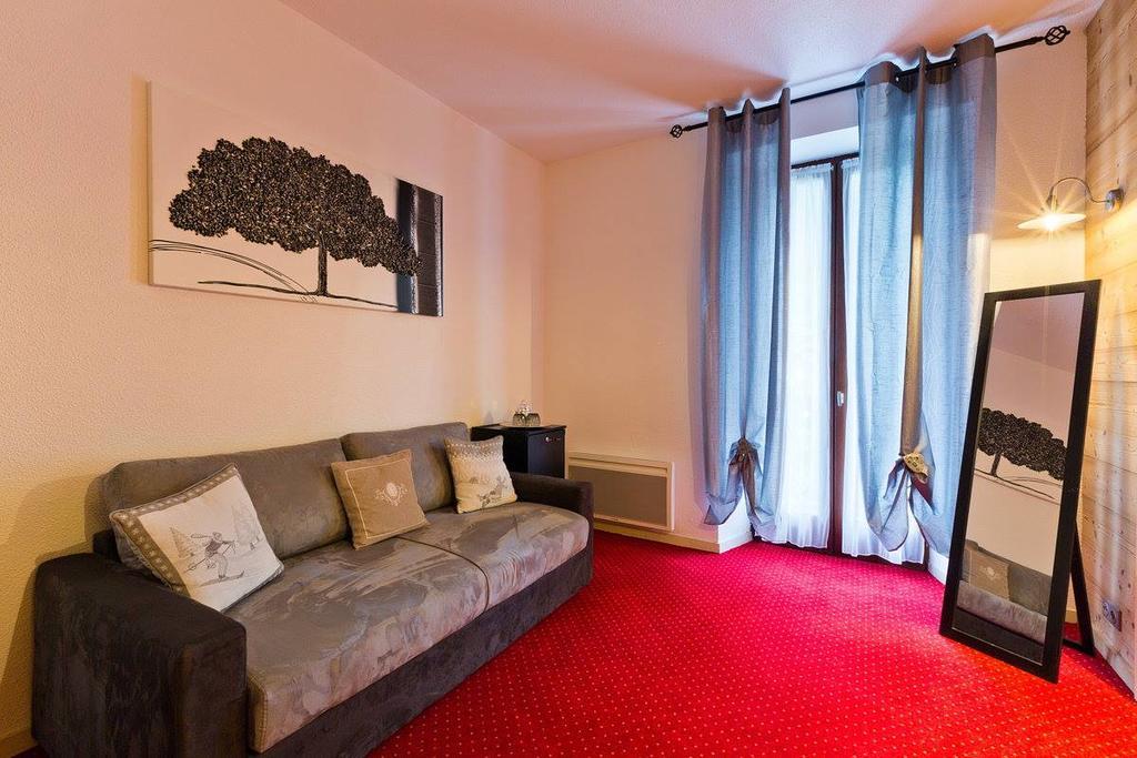 Hotel Le Bellevue Thollon-les-Memises Rum bild